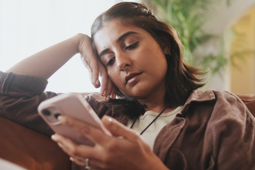 Google Discover fonctionne comme certains réseaux sociaux avec le feed et le scroll